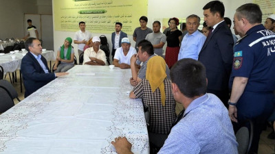 #АрысБізБіргеміз. Жамбылдықтар төрт медициналық көлік жіберді