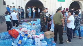 Фотография к новости: #АрысБізБіргеміз. 100 шақты бала ата-анасына табысталды