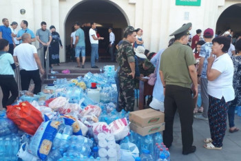 Фотография к новости: #АрысБізБіргеміз. 100 шақты бала ата-анасына табысталды