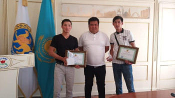 Фотография к новости: Ақтөбеде балаларды судан құтқарған жастар марапатталды