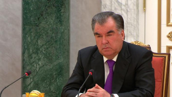 Фотография к новости: Эмомали Рахмон Қазақстан халқына көңіл айтты