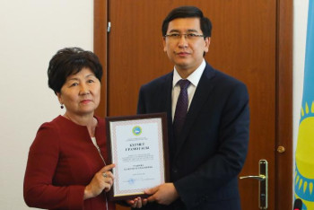 Фотография к новости: Педагог Арыстағы жүкті әйелді қалай босандырып алғандарын айтып берді 