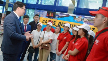 Фотография к новости: Арыстың 130 баласы Павлодарға келіп жетті