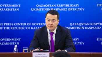 Фотография к новости: Смайылов қазақстандықтардың борыш жүктемесі қалай азайтылатынын түсіндірді