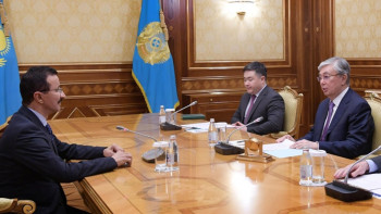 Фотография к новости: Мемлекет басшысы DP World компаниясы директорлар кеңесінің төрағасымен кездесті
