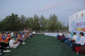 Фотография к новости: Атырау облысының әкімі «Жастар Отанға» лагеріндегі жастармен кездесті