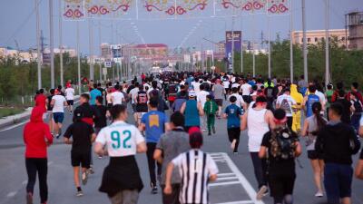 Атырауда 1000-ға жуық адам түнгі марафонға қатысты