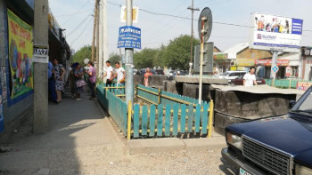 Фотография к новости: Арыста банк бөлімшелері мен сауда орындары жұмыс істей бастады