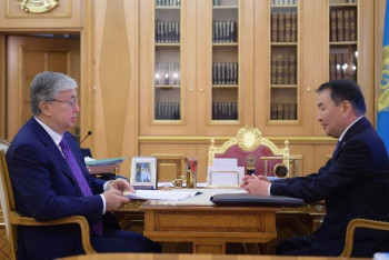 Фотография к новости: Президент ҚР Конституциялық Кеңесінің төрағасын қабылдады