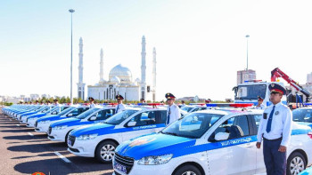 Фотография к новости: Нұр-Сұлтандық полицейлер Арыс тұрғындарына көмек ретінде 12 млн теңге аударды