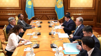 Фотография к новости: Мемлекет басшысы ExxonMobil Production Company президентімен кездесті 