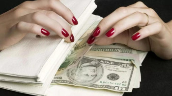 Фотография к новости: Ақтөбелік алаяқ шетелге оқуға түсіремін деп адамдардың ақшасын жымқырып келген 