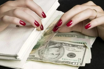 Фотография к новости: Ақтөбелік алаяқ шетелге оқуға түсіремін деп адамдардың ақшасын жымқырып келген 