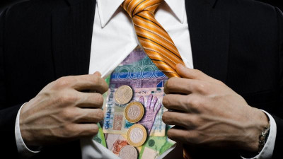Аудан әкімі кәсіпкерден 7 млн теңге пара алған