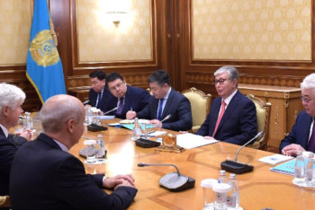 Фотография к новости: Мемлекет басшысы «Тоталь» компаниясының президентімен кездесті 