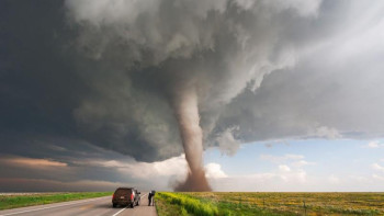 Фотография к новости: Қытайда алып құйын соғып 6 адам мерт болды