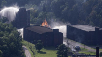 Фотография к новости: АҚШ-та 45 мың бөшке виски сақталған қойма өртенді