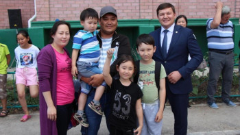 Фотография к новости: Екібастұзда 27 көпбалалы отбасы қоныс тойын тойлады