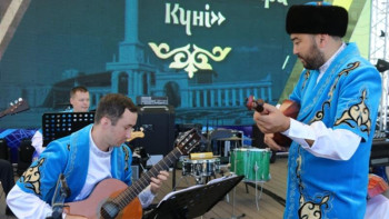 Фотография к новости: Павлодарда алғаш рет гитара мен домбырада «Әлқисса» күйі орындалды 