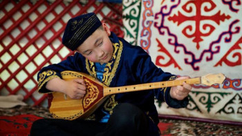 Фотография к новости: Бүгін – Ұлттық домбыра күні