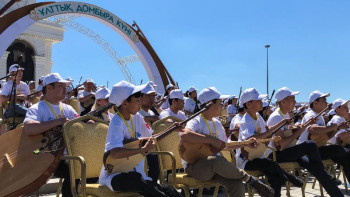 Фотография к новости: Тоқаев: Домбыраның пернесінен шыққан үнде халқымыздың терең тарихы бар