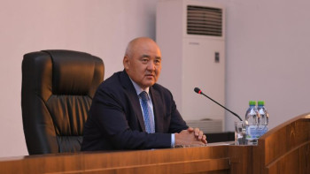 Фотография к новости: Өмірзақ Шөкеев: Әлі де елді арандатқысы келетіндер бар