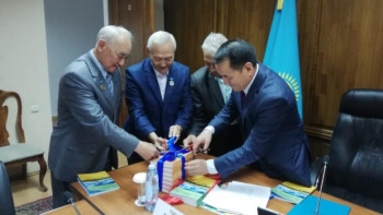 Фотография к новости: Латын қарпінде жаңа журнал жарыққа шықты