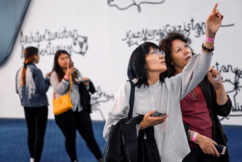 Фотография к новости: Заманауи өнер жұлдыздары өз туындыларын Қазақстанда ұсынды