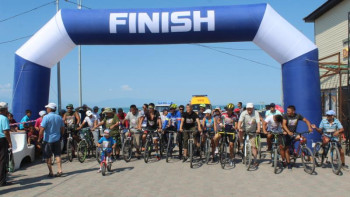 Фотография к новости: Алакөл жағалауында республикалық велобәйге өтті