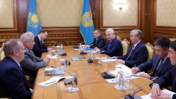 Фотография к новости: Тоқаев Valmont Industries компаниясының бас директорын қабылдады