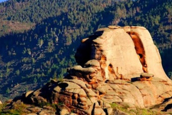 Фотография к новости: Баянауылда таудан құлаған ресейлік турист құтқарылды 