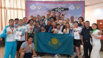 Фотография к новости: Елордалық полиция қызметкері қоян-қолтық күрестен алтын медаль жеңіп алды