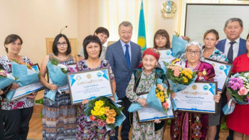 Фотография к новости: Шығыс Қазақстанда 230 көп балалы отбасы қоныс тойын тойлады 