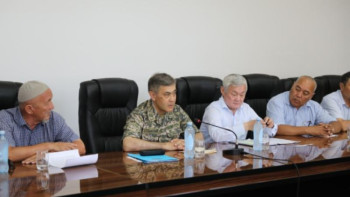 Фотография к новости: Біз сіздерді өз проблемаларыңызбен жеке қалдырмаймыз – министр 