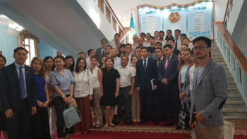 Фотография к новости: Асхат Аймағамбетов балалардың ішкі әлеміне назар аударуға шақырды