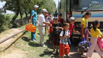 Фотография к новости: Арыстық 50 бала Мақтааралда демалады