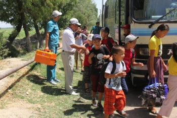 Фотография к новости: Арыстық 50 бала Мақтааралда демалады