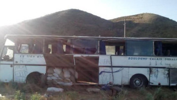 Фотография к новости: Алакөлге бара жатқан жолаушылар автобусы аударылып қалды