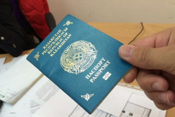 Фотография к новости: ҚР азаматтығын қайта алған ақтаулық қыз Тоқаевқа алғыс білдірді