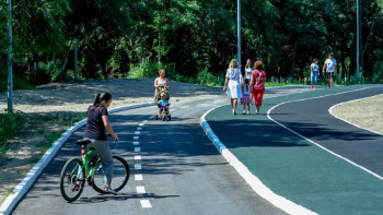 Фотография к новости: Өскеменде қараусыз қалған жағалау саябаққа айналды