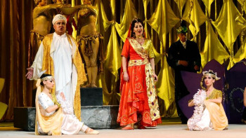 Фотография к новости: Қарағандылық театр «Астана Операда» үздік спектакльдерін ұсынбақ