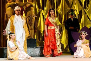 Фотография к новости: Қарағандылық театр «Астана Операда» үздік спектакльдерін ұсынбақ