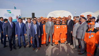 Фотография к новости: Асқар Мамин мен Өзбекстан премьері халықаралық маңызы бар автожолды ашты