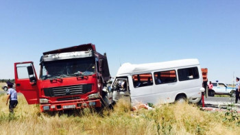 Фотография к новости: Шымкент-Жібек автожолында көлік апатынан 5  адам қаза тапты