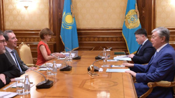 Фотография к новости: Тоқаев Дүниежүзілік банктің вице-президентін қабылдады 