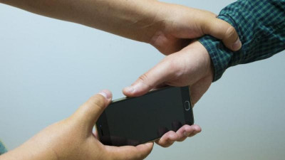 Жамбылдық полицейлер ұялы телефон ұрлаумен айналысқан адамды ұстады