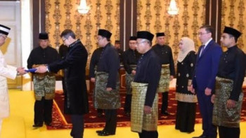 Фотография к новости: Қазақстан елшісі Малайзияның мемлекет басшысына сенім грамотасын тапсырды