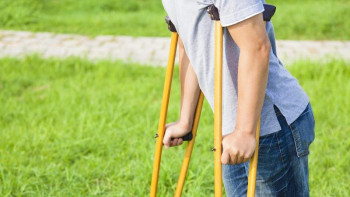 Фотография к новости: ШҚО-да мүгедектің балдағын тартып алған адамға 5 млн теңге айыппұл салынуы мүмкін