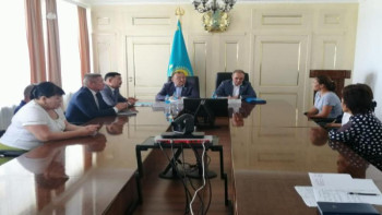 Фотография к новости: Сенаторлар Батыс Қазақстан облысының әлеуметтік жағдайымен танысты