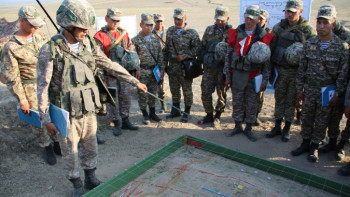 Фотография к новости: Әскерилер тактикалық оқу-жаттығуда дағдыларын жетілдіруде 